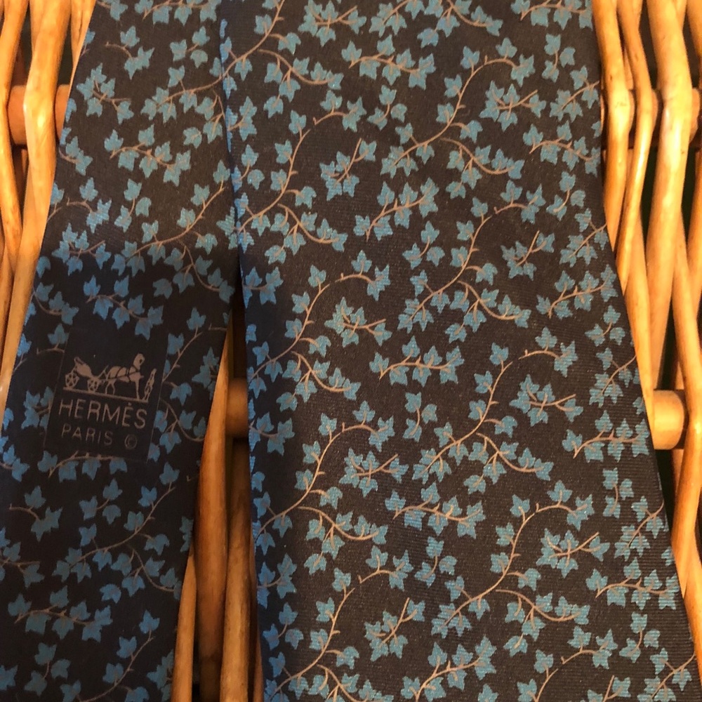 Hermès ties blue black ivy vine